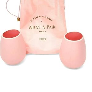 NWT Set of 2 Odeme silicone wine glasses.